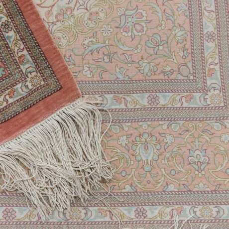 2 Orientteppiche aus Seide. GHOM/IRAN, ca.152x100 cm. - photo 3