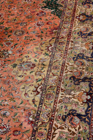 A SILK TABRIZ CARPET - фото 5