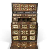 AN INLAID JEWELLER`S CHEST - photo 2