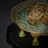 AN ENAMELLED AND DIAMOND-SET PANDAN TRAY AND BOXES - фото 2