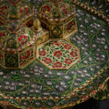 AN ENAMELLED AND DIAMOND-SET PANDAN TRAY AND BOXES - Foto 11