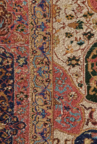AN EXTREMELY FINE PASHMINA RUG - Foto 5