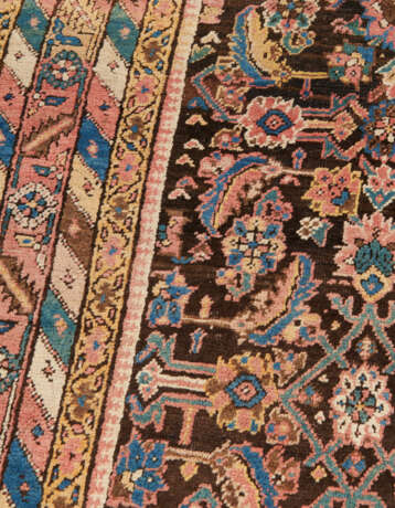 A BAKSHAISH RUG - photo 4