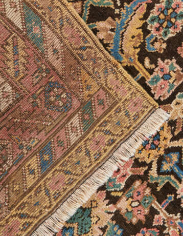 A BAKSHAISH RUG - photo 5