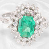 Ring: dekorativer vintage Brillantring mit schönem Smaragd von ca. 1,6ct - photo 2