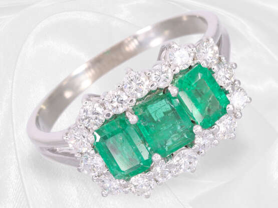 Ring: weißgoldener vintage Smaragd/Brillant-Goldschmiedering, ca. 1,8ct - Foto 3