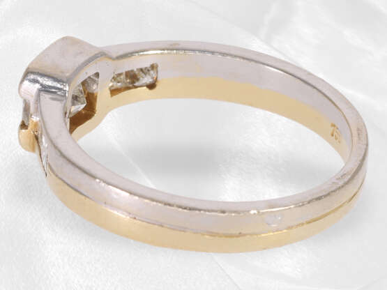 Ring: dekorativer und handgefertigter Bicolor-Diamantring, insg. ca. 0,88ct - фото 4