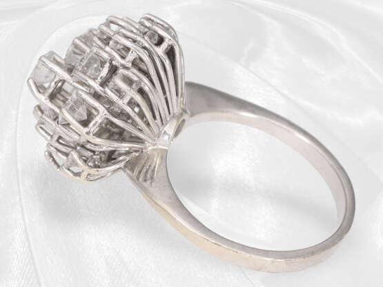 Ring: ausgefallener, ehemals teurer vintage Brillant-Blütenring, 14K Weißgold, ca. 1,35ct - фото 4