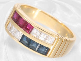 Ring: Goldschmiedering mit Diamanten, Saphiren und Rubinen, 18K Gold