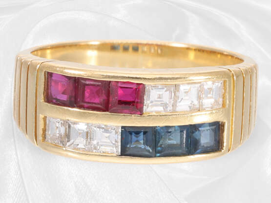Ring: Goldschmiedering mit Diamanten, Saphiren und Rubinen, 18K Gold - Foto 3