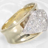 Ring: ausgefallener goldener Designer-Goldschmiedering mit ca. 0,9ct feinen Brillanten - photo 2