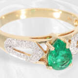 Ring: goldener vintage Smaragd/Brillant-Goldschmiedering, ca. 1,14ct - Foto 3