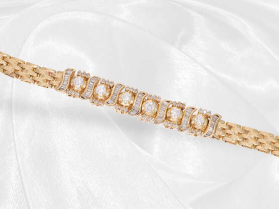Armband: hochkarätiges vintage Brillant/Diamant-Goldschmiedearmband, ca. 2,37ct - фото 3