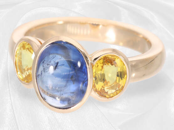 Ring: geschmackvoller und massiver Goldschmiedering mit feinem Saphirbesatz, ca. 4,5ct - photo 4