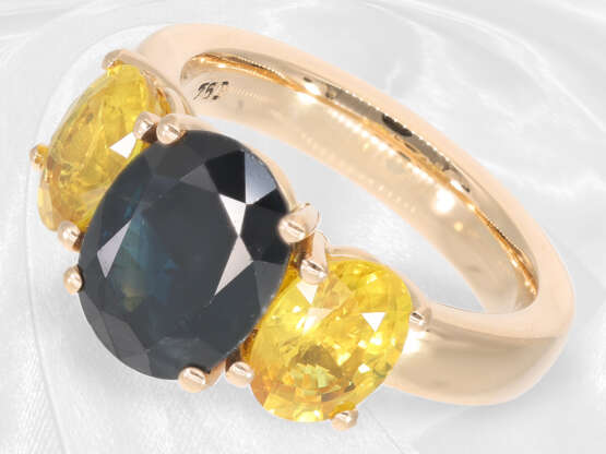 Ring: solide Goldschmiedearbeit mit blauem sowie gelben Saphirbesatz, Handarbeit aus 18K Gold - photo 1