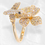 Ring: sehr dekorativer Goldschmiedering "Kolibri und Blüte", hochfeiner Brillantbesatz von insg. 2,26ct - photo 1
