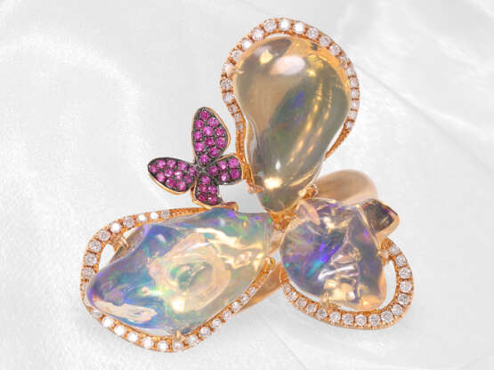 Ring: äußert dekorativer Designer-Blütenring mit Opal-, Rubin- und Brillantbesatz, Neuware - фото 1