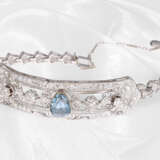 Armband: antikes, ausgesprochen schönes Diamant-Goldschmiedearmband aus der Zeit des Art déco, blauer Tropfen-Diamant, Platin, ca. 6,3ct - photo 2