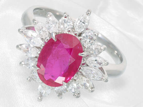 Ring: hochfeiner Platinring mit sehr feinem Rubin und Diamanten, neuwertig - photo 6