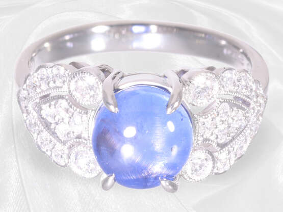 Ring: ausgesprochen schöner Platinring mit Sternsaphir und reichem Diamantbesatz, neuwertig - photo 3