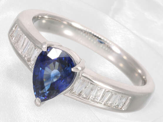 Ring: hochwertiger Platinring mit feinem Saphir und Baguette-Diamanten, neuwertig - Foto 1