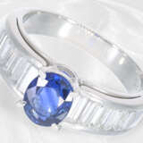 Ring: feiner Platinring mit intensiv blauem Saphir und 0,83ct Diamanten, neuwertig - Foto 1