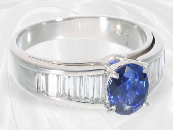 Ring: feiner Platinring mit intensiv blauem Saphir und 0,83ct Diamanten, neuwertig - Foto 4