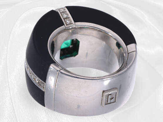 Ring: schwerer, interessanter und moderner Designer-Goldschmiedering mit schönem Smaragd und Brillantbesatz, ehemals sehr teure Handarbeit - фото 6