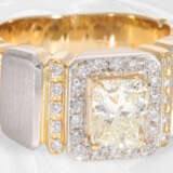 Ring: schwerer Goldschmiedering aus Platin und Gold, hochwertiger zartgelber Diamant von 1,547ct - фото 4