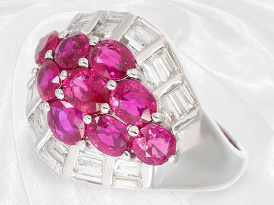 Ring: hochwertig besetzter Platin-Goldschmiedering, Rubine und Diamanten, 4ct - photo 1