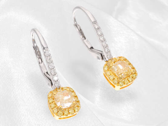 Ohrschmuck: sehr feine Bicolor-Ohrringe mit schönen fancy Diamanten und Brillanten, ca. 1,49ct - Foto 3