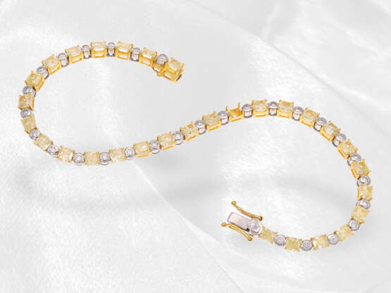 Armband: ungetragenes, feines Bicolor-Brillant/Diamant-Armband mit weißen Brillanten sowie gelben fancy Diamanten, ca. 6,28ct - Foto 2