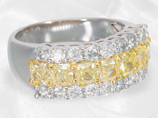 Ring: wertvoller Goldschmiedering mit gelben fancy Diamanten und weißen Brillanten, ca. 3,22ct - photo 3