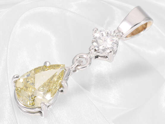 Anhänger: zierliche Goldschmiedearbeit mit Fancy-Tropfen-Diamant und Brillant, ca. 1,7ct - Foto 3