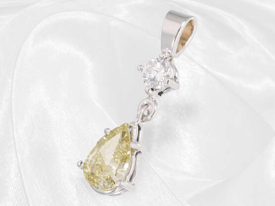 Anhänger: zierliche Goldschmiedearbeit mit Fancy-Tropfen-Diamant und Brillant, ca. 1,7ct - Foto 4