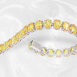 Armband: modernes Saphir-Goldschmiedearmband aus 18K Weißgold, ca. 37ct natürliche gelbe Saphire - photo 2