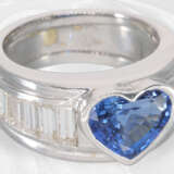 Ring: moderne und äußerst solide Goldschmiedearbeit mit einem Herz-Saphir von ca. 4ct und feinen Diamanten - photo 2