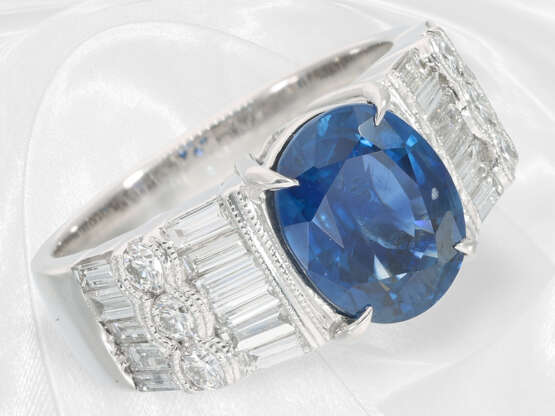 Ring: sehr teurer Platinring mit Ceylon-Saphir und feinen Diamanten, neuwertig - photo 3