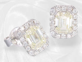 Ohrschmuck: sehr wertvolle und moderne Brillant-Ohrstecker mit hochwertigen Emerald-Cut Diamanten, ca. 2ct