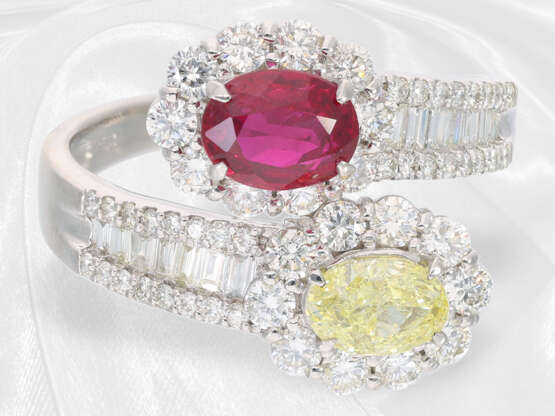 Ring: hochfeiner, außergewöhnlicher Platinring mit Rubin und Fancy-Brillant, 2 x 1,05ct - Foto 4