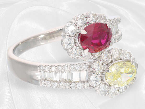 Ring: hochfeiner, außergewöhnlicher Platinring mit Rubin und Fancy-Brillant, 2 x 1,05ct - Foto 5