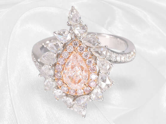 Ring: hochdekorativer Weißgoldring mit seltenem pinken Diamanten von ca. 0,81ct, incl. GIA-Report - фото 3