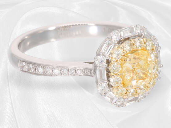 Ring: ungetragener, moderner Weißgoldring mit einem fancy Diamant von 1ct, inklusive GIA-Report - фото 6