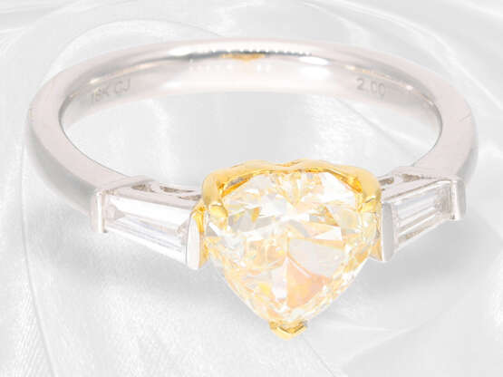 Ring: ungetragener, hochwertiger Goldschmiedering mit Diamant-Herz von exakt 2ct sowie Trapez-Diamanten - фото 3