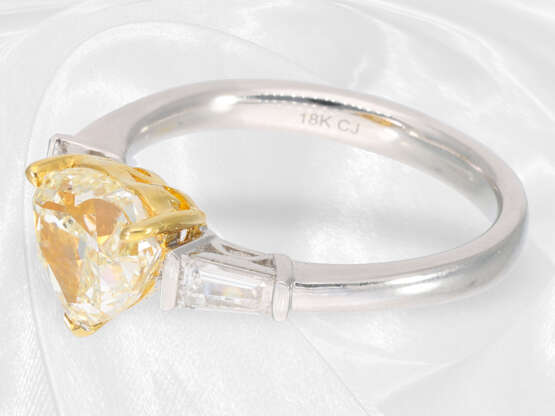 Ring: ungetragener, hochwertiger Goldschmiedering mit Diamant-Herz von exakt 2ct sowie Trapez-Diamanten - Foto 4