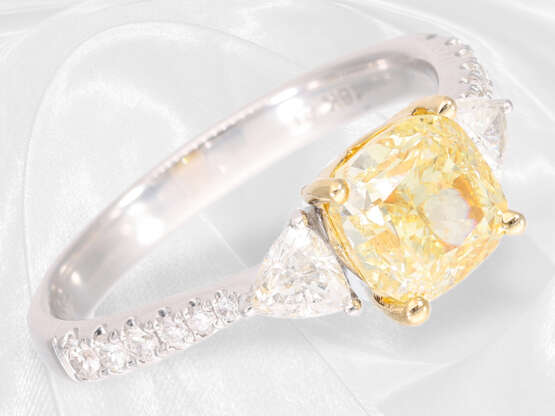 Ring: wertvoller neuwertiger Diamantring mit einem gelben Fancy Diamanten von 2ct und weißen Diamanten/Brillanten, mit GIA-Report - Foto 2
