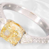 Ring: wertvoller neuwertiger Diamantring mit einem gelben Fancy Diamanten von 2ct und weißen Diamanten/Brillanten, mit GIA-Report - Foto 3