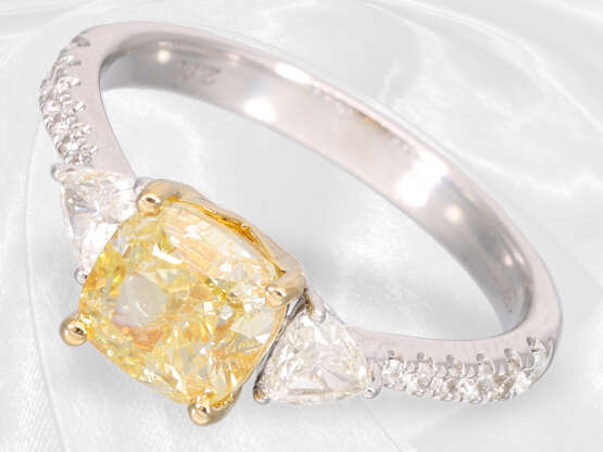 Ring: wertvoller neuwertiger Diamantring mit einem gelben Fancy Diamanten von 2ct und weißen Diamanten/Brillanten, mit GIA-Report - Foto 3