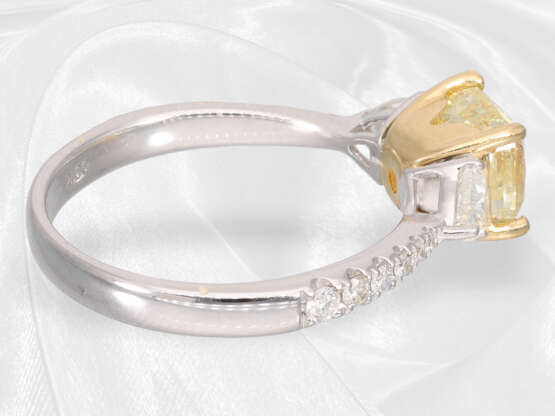 Ring: wertvoller neuwertiger Diamantring mit einem gelben Fancy Diamanten von 2ct und weißen Diamanten/Brillanten, mit GIA-Report - Foto 4