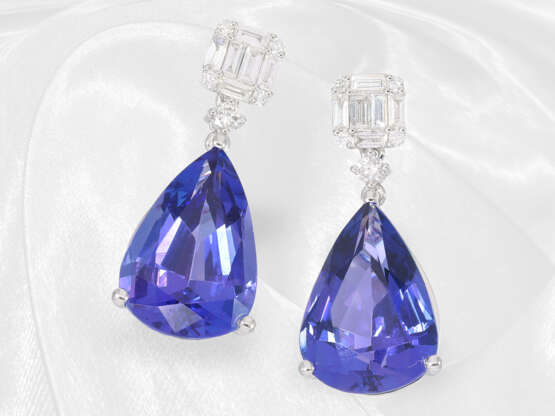 Ohrringe: edle Tansanit/Diamant-Ohrringe, Tansanite von sehr feiner Qualität, ca. 16,22ct - фото 1